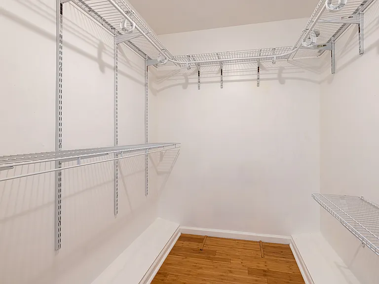 2124 Rockland Ct — Photo 37