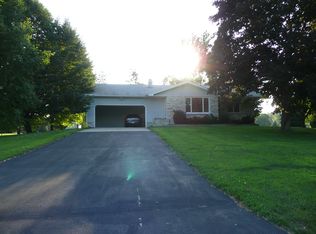 2907 Saint Pats Dr, Suamico, WI 54313