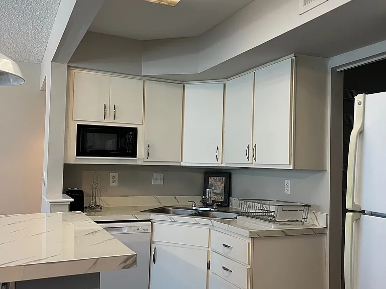 2601 SW Archer Rd — Photo 5