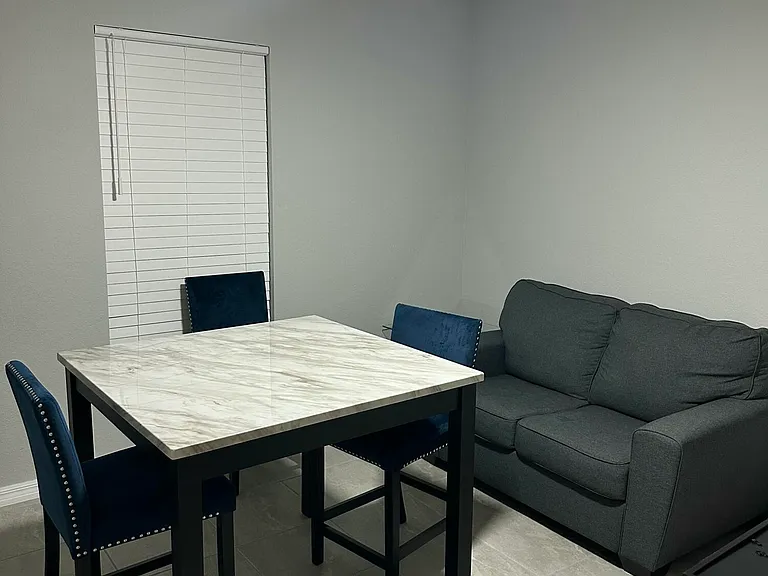 545 SW Duval Ave — Photo 4