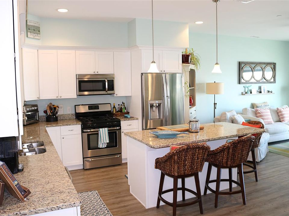 1st image of 33 Ocean Boulevard #10