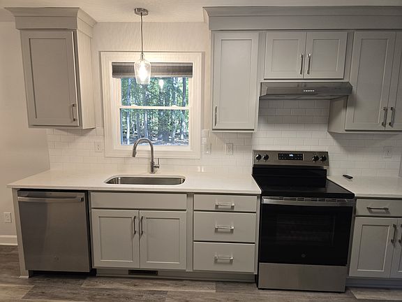 2nd image of 138 Landsbury Dr