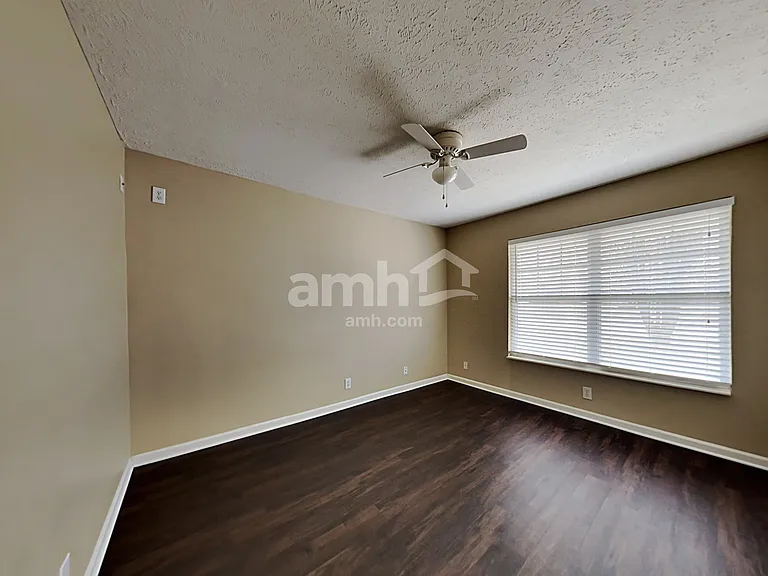 3136 Hidden Creek Dr — Photo 18