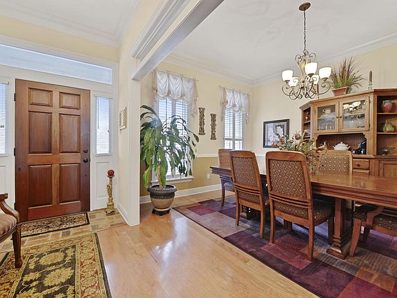 2nd image of 23 De La Rose Pl
