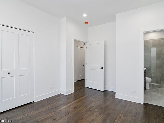 5th image of 5544 W Montrose Ave #2E
