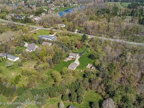 2nd image of 961 Jolly Rd