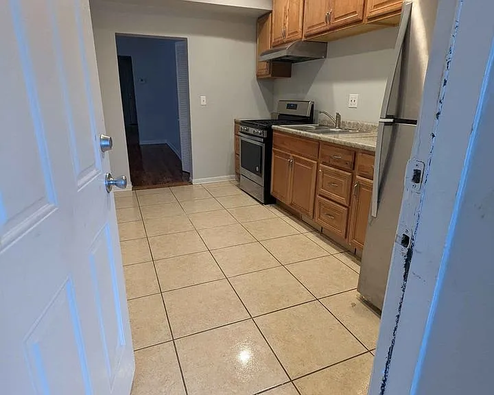 1052 N Springfield Ave #2 — Photo 16