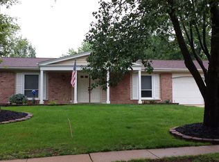 571 Highland Ridge Dr, Ballwin, MO 63011