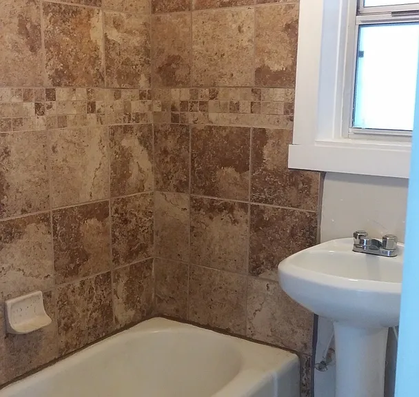 88 W 200 N — Photo 14