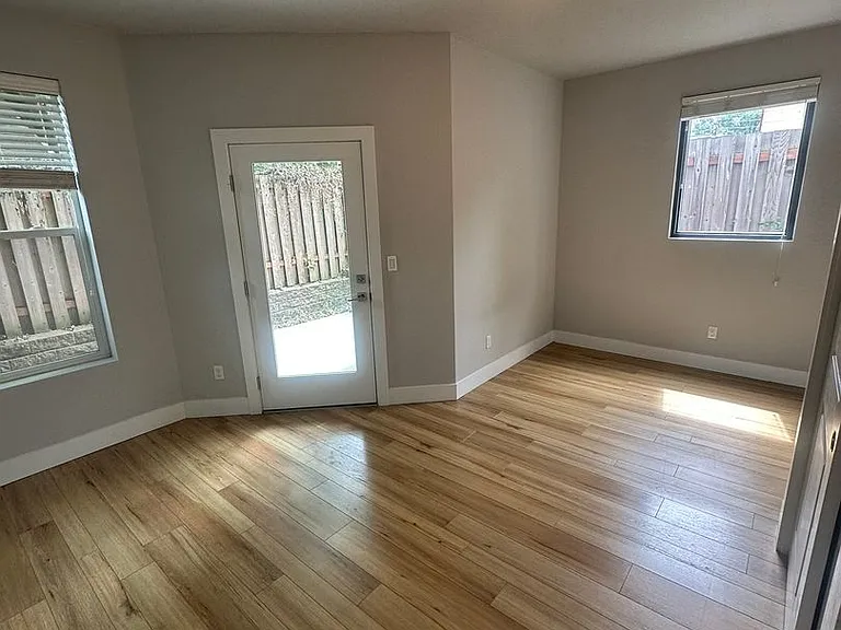 436 NE Stafford St #9 — Photo 8