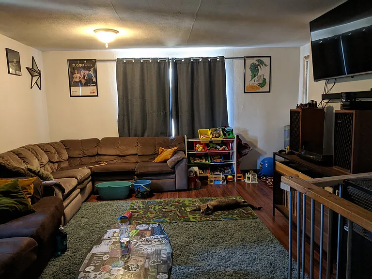 2604 E Pacific Ave — Photo 2