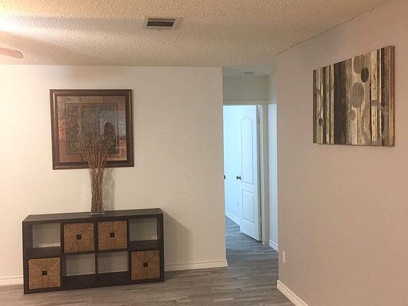 2nd image of 3005 Bradford Park Dr