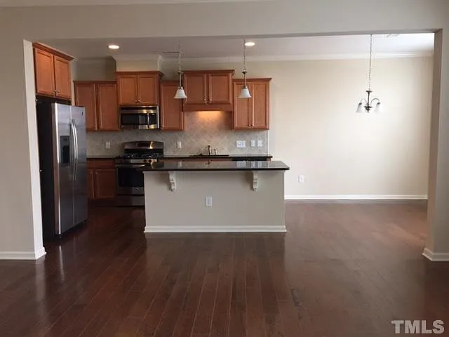 631 Mountain Pine Dr — Photo 3