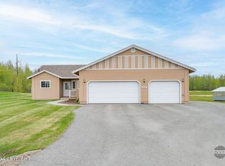 3089 N Lazy Aurora Cir, Palmer, AK 99645