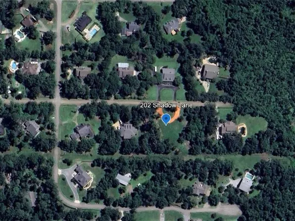 202 Shadow Ln, Mandeville, LA 70471