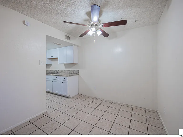 5040 N 40th Ave — Photo 5