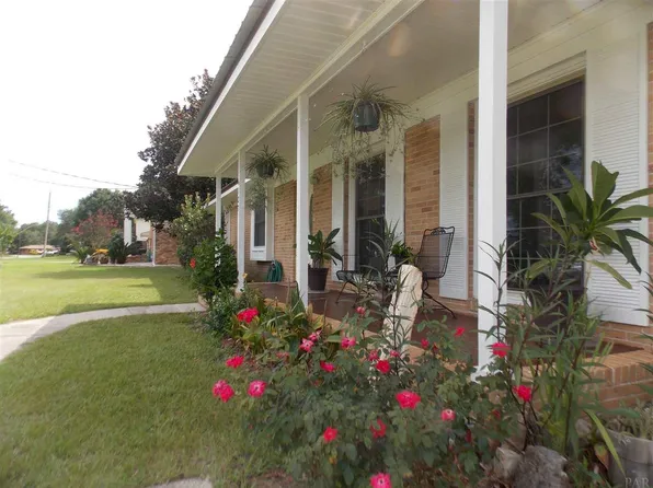 6127 Confederate Dr, Pensacola, FL 32503