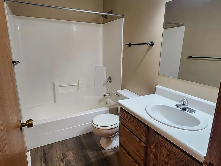 4001 Yucca Dr — Photo 8