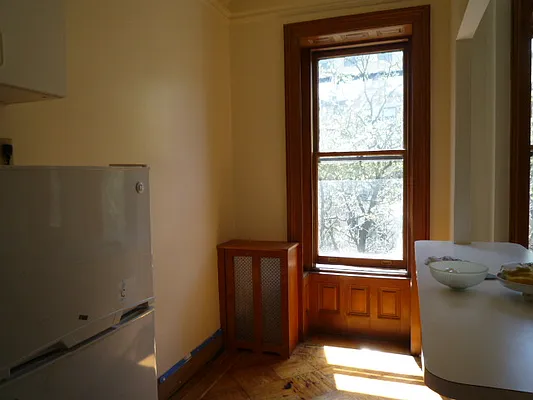 Rented by New Yorker Realty | media 18