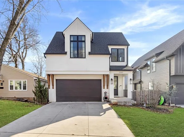 2207 W 48th St, Westwood, KS 66205