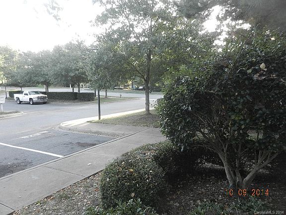 2nd image of 676 Emerald Cove Dr #676