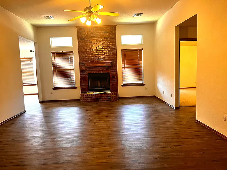 715 E Forest Court Ln — Photo 18