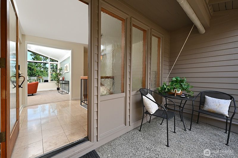 4th image of 17236 NE 6th Place