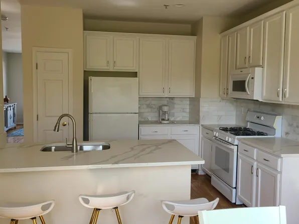 615 Gaither Rd, Rockville, MD 20850