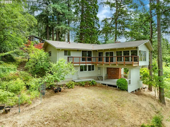 2830 Capital Dr, Eugene, OR 97403