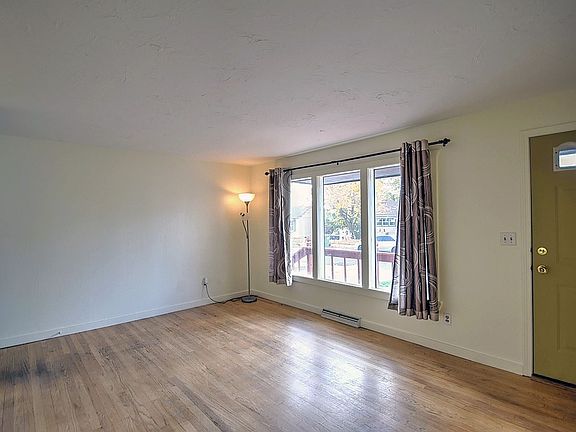 3rd image of 6212 N Greenwood Blvd