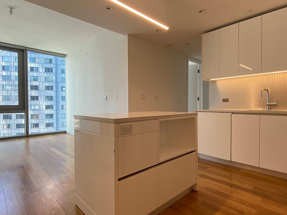 1st image of 436 Albee Sq #E19