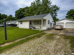 315 Richmond Ave, Taylorville, IL
