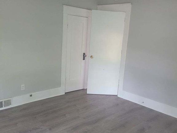5th image of 879 Colfax Ave #2