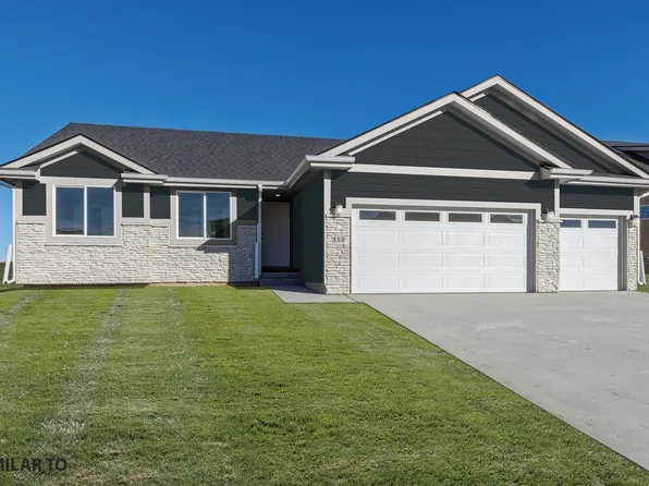 718 NE Crossing Oaks Dr, Ankeny, IA 50021