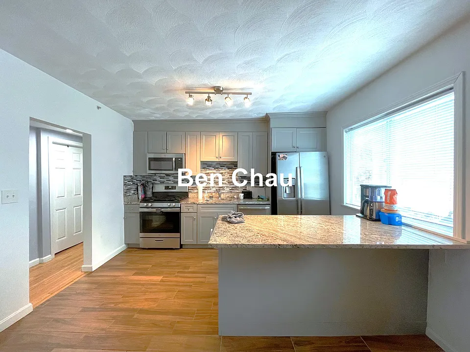 48 Derby St #1B