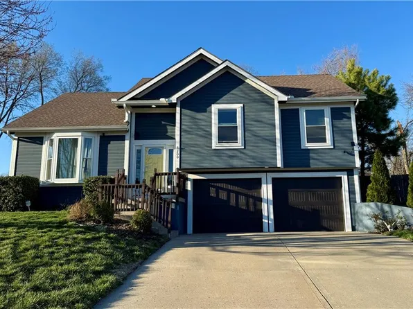 200 Echo Rdg, Buckner, MO 64016