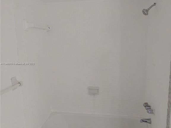 4th image of 7928 West Dr Penthouse 2