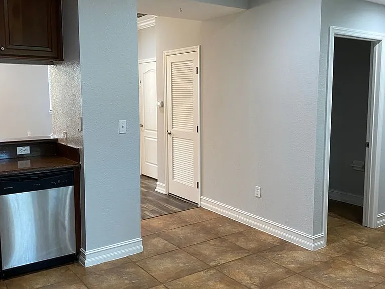 3720 Messina Dr — Photo 19