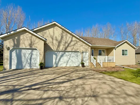 1909 Nelson Dr, Thief River Falls, MN 56701