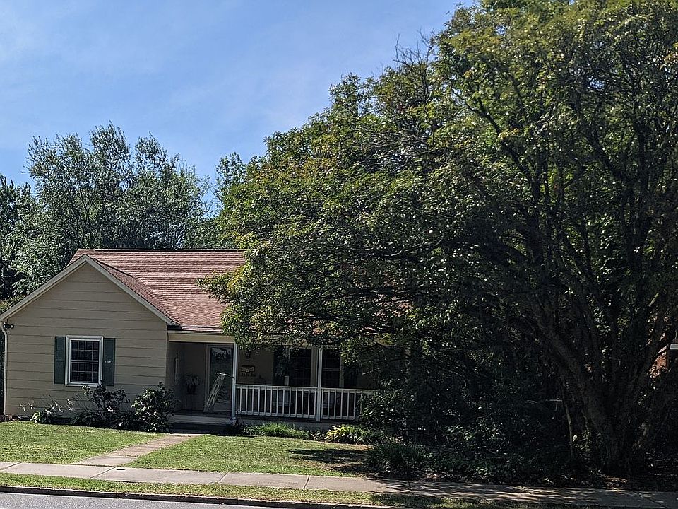 2nd image of 1509 W Cornwallis Dr