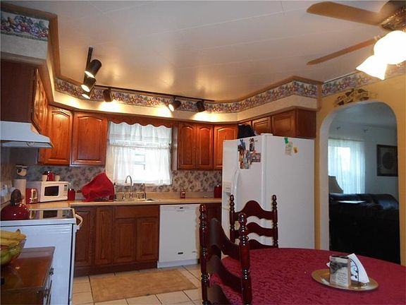 4th image of 1063 Athalia Ave