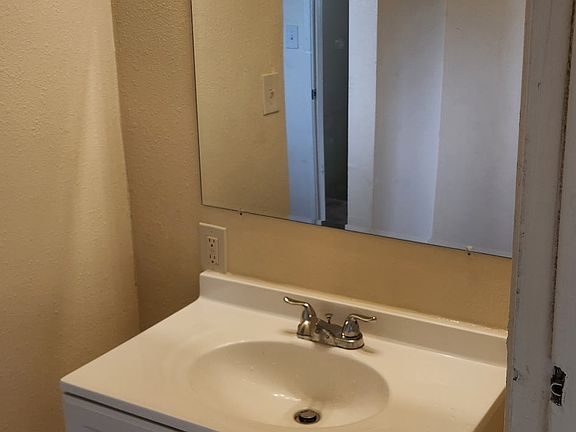 4th image of 2707 Pixie Dr