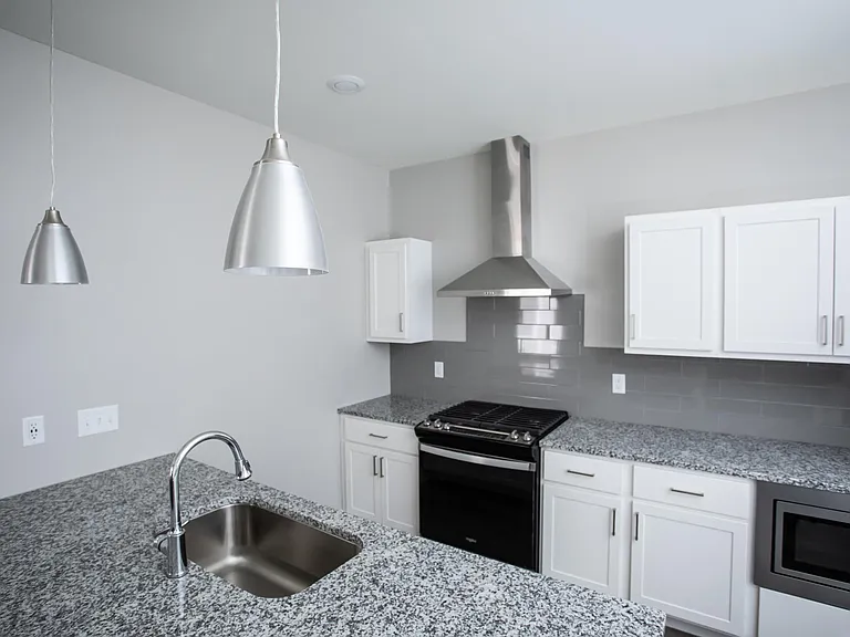 Evergreen Townhomes — Photo 38