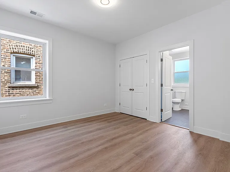 6423 N Washtenaw Ave #4 — Photo 10