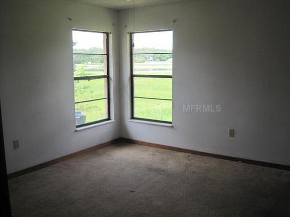 5th image of 275 Cobalt Dr