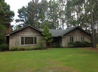 600 Meadowview Ln, Aberdeen, NC 28315