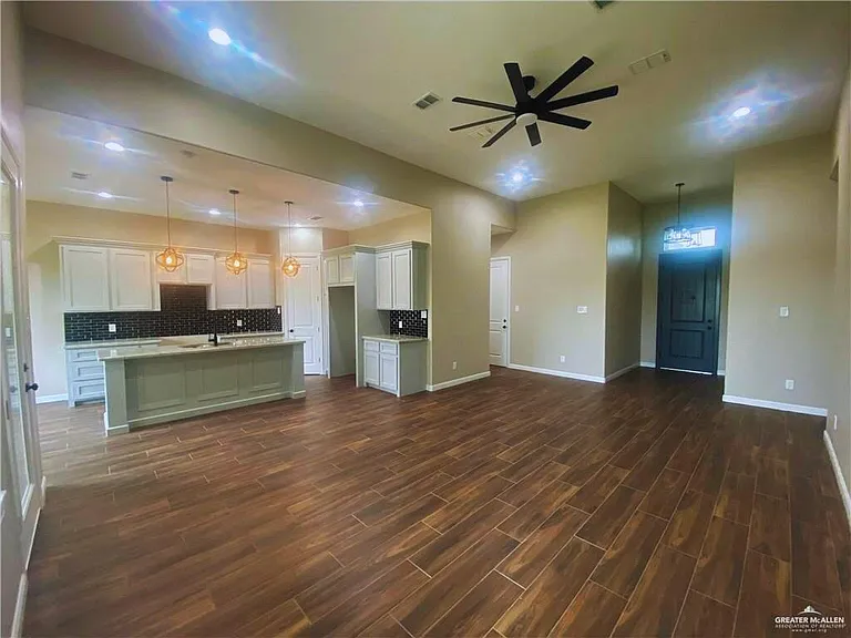 2710 E Bella Vista Ave — Photo 6