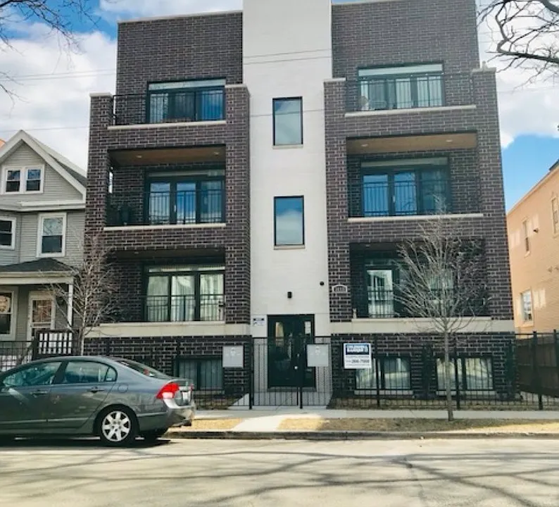 3649 W Belmont Ave #3E
