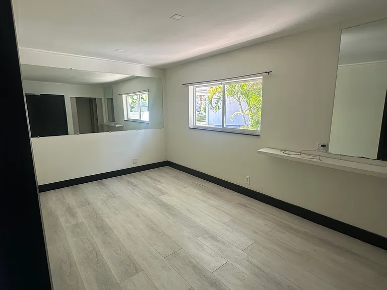 455 Golden Isles Dr — Photo 21