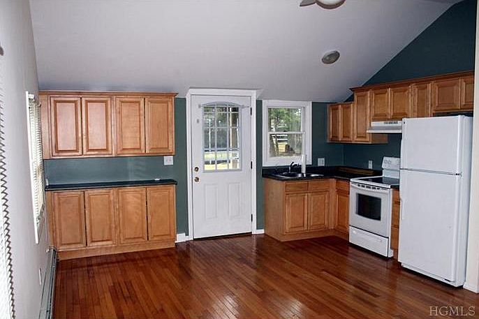 2nd image of 3487 James St #B